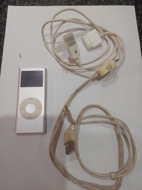 Vendo Ipod Apple 2GB usato con accessori - Foto 5