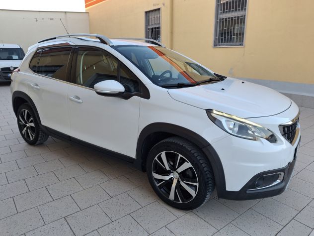 Peugeot 2008 1.6 BlueHDI GT Line 100cv - Foto 2