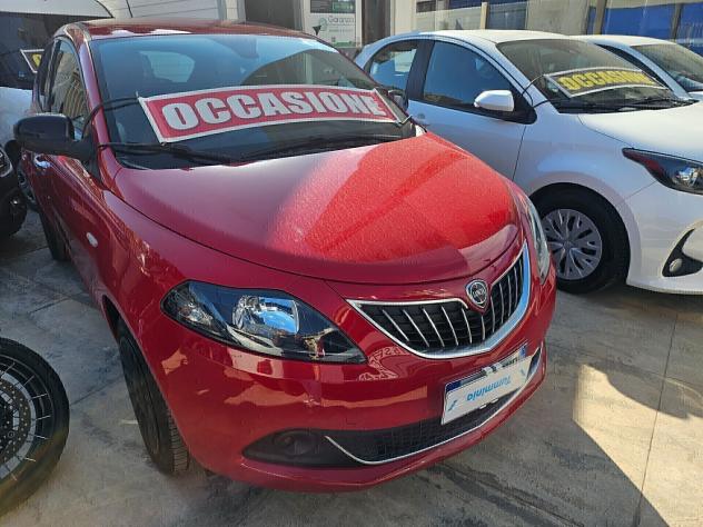 Lancia Ypsilon 1.0 FireFly Hybrid Ecochic Silver 11/2021 - Foto 2