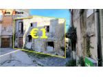 V003962 - VENDESI A FAVARA CASA SINGOLA  A 1 €