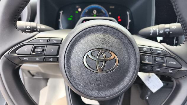 Toyota Aygo X 1.5 Hybrid 115 CV 5 porte KM0 2026 - Foto 6