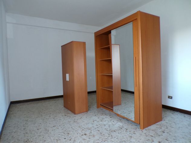 Travedona Monate - trilocale con cantina e box - Foto 7