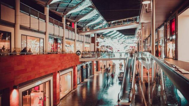 S. ORSO: Fano, sant'orso nel cuore del centro commerciale, proponiamo in vendita un locale commerciale di circa 80 mq, sviluppato su due livelli, pian - Foto 4