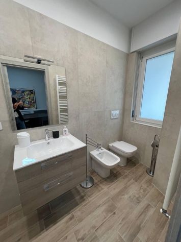 Offriamo un posto letto in una camera doppia - Foto 7