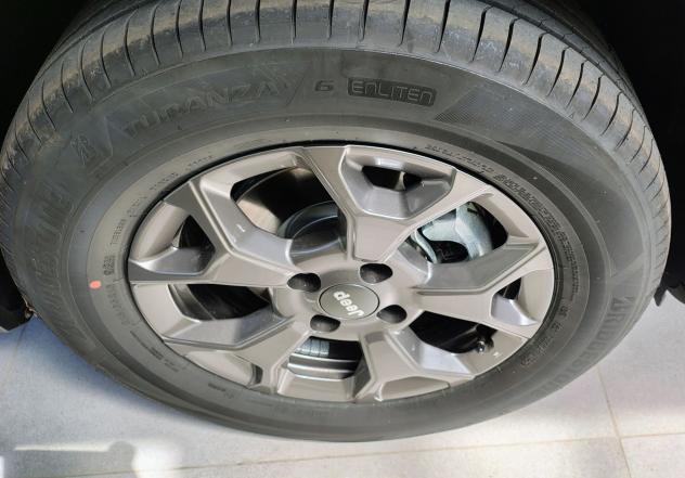 Jeep Avenger e-Hybrid 1.2 MHEV e-Hybrid Turbo Longitude - Foto 4