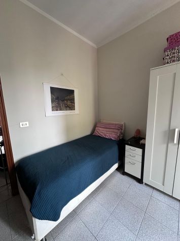 Stanza singola per studentessa in trilocale zona metro Monte Grappa - Foto 4