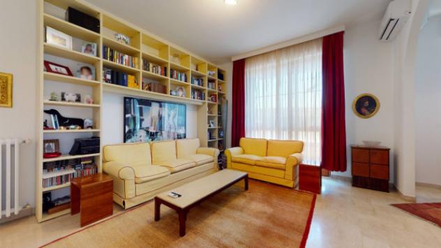Appartamento di 130 m² con 4 locali in vendita a Milano