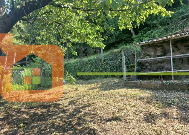 V000450 - CASA ANTICA CON RUSTICI E TERRENO - Foto 4