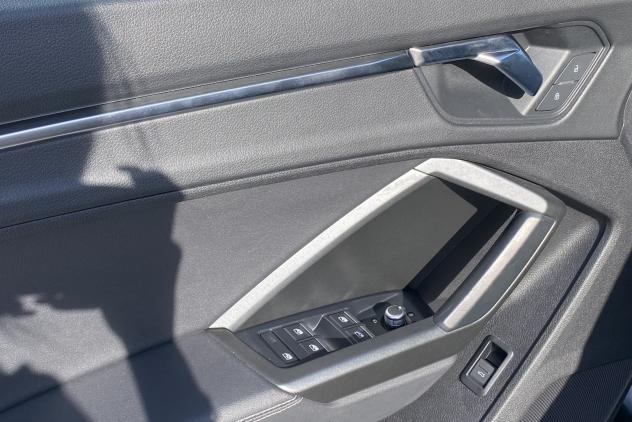 Audi Q3 SPB S line interno ed esterno 2.0 TDI 150CV S-Tronic 35 - Foto 9