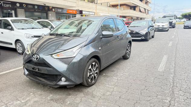 Toyota Aygo 1.0 VVT-i 72 CV 5 porte x-play MMT C.AUTOMATICO LED NAVI KAMERA PDC CERCHI 16 - Foto 3