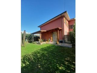 Porzione di casa in affitto a Ameglia