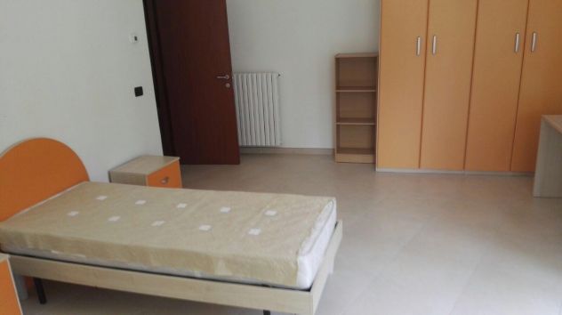 Stanza doppia con balcone - vicinanze Campus/ Università e stazione - Foto 2