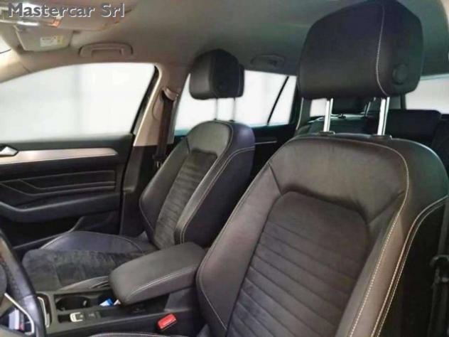 VOLKSWAGEN Passat Variant Passat Variant 2.0 tdi Executive 4motion 200cv dsg rif. 23934661 - Foto 10