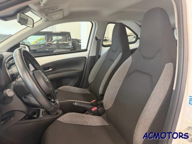 TOYOTA Aygo 1.0 VVT-i 72 CV 5 porte Active rif. 23976413 - Foto 8