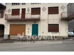 Casa indipendente di 283 m² con più di 5 locali e posto auto in vendita a B &hellip;