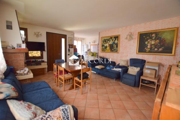 BIFAMILIARE di 5 vani e di 200 mq (NERVESA DELLA BATTAGLIA) rif. PS99A