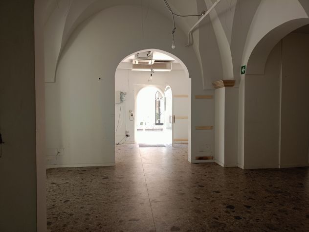 Ampio locale in affitto - Foto 7