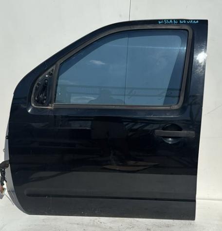 Porta ant. sx.  NERO MET. C/ALZ. E SERR. VTR SCURO 999-U1307547 Carrozzeria  Lamierati esterni  Porte  Porta ant. sx. NISSAN - NAVARA - 01-07-2005 - 0