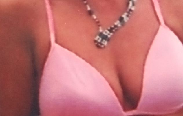 Bella e di classe incontrerebbe un over 50- enne Tel:3514267326