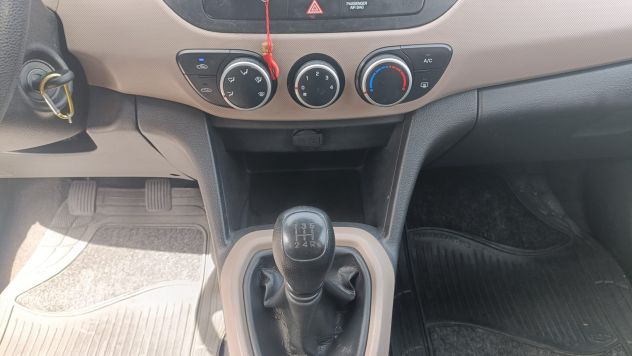 HYUNDAI I 10 1.0 CLASSIC - Foto 8
