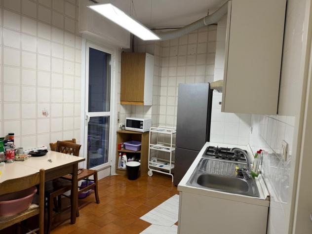 TRILOCALE CON TERRAZZO ZONA CERTOSA