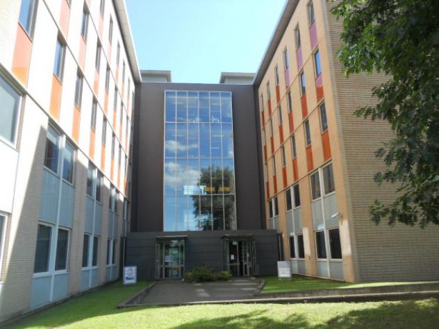 Immobile di 2352 m² con 1 locale in affitto a Lainate