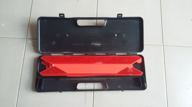 Triangolo di emergenza riflettente