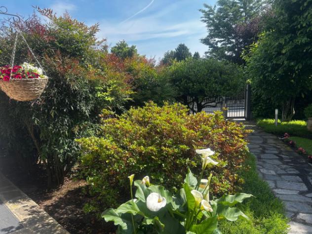 Villa di 314 m² con più di 5 locali e box auto doppio in vendita a Azzate - Foto 7