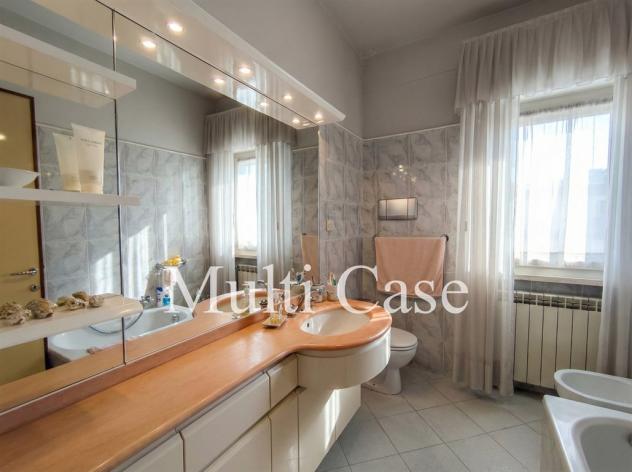 APPARTAMENTO CON AFFACCIO DIRETTO SUL MARE – LIDO DI CAMAIORE (LU) - Foto 14