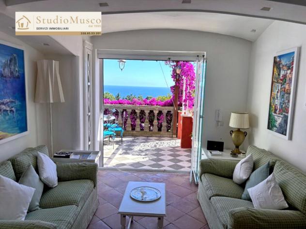 StudioMusco vende a Capri, in via Camerelle, la più prestigiosa strada dello shopping, introvabile appartamento con terrazzo a livello e vista panoram - Foto 3