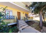 Indipendente con giardino taverna e box auto