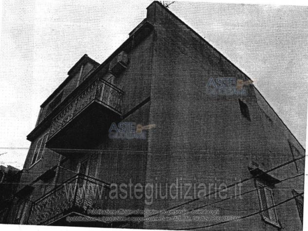 IMMOBILI-IMMOBILE RESIDENZIALE-VIA FRANCESCO PETRARCA N. 7