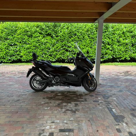Yamaha TMAX 560 2025 – 1.200 km