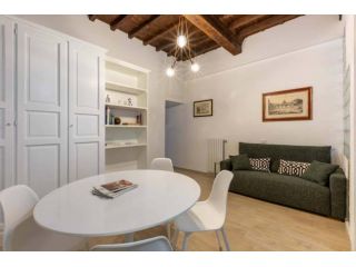 Apartment in Borgo Ognissanti, Firenze for 68 m² with 2 bedrooms