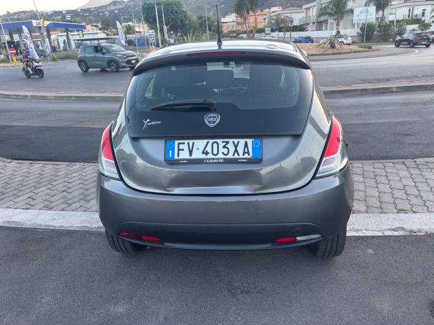 Lancia Ypsilon 1.2 69 CV 5 porte S&S Platinum - Foto 7