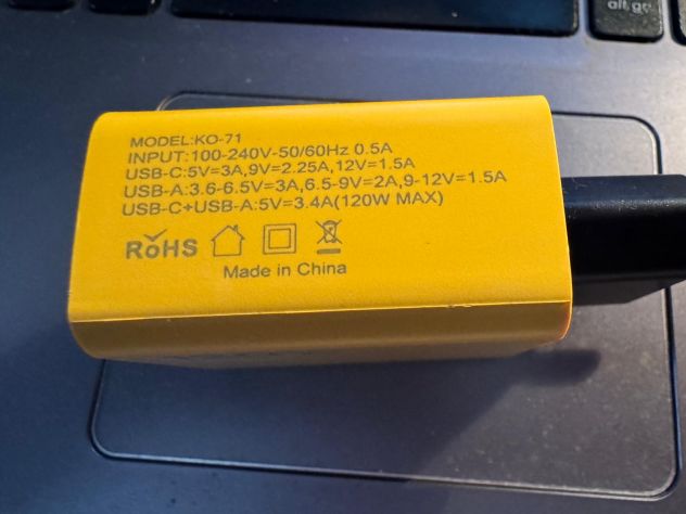 Caricabatterie con 2 prese USB A e 2 prese USB C - Foto 3