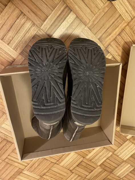 STIVALI UGG CLASSIC TALL IN PELLE MARRONE - Foto 6