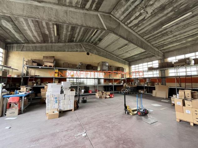 MAGAZZINO CON NEGOZIO-UFFICIO ED AREA DI PERTINENZA - Foto 13