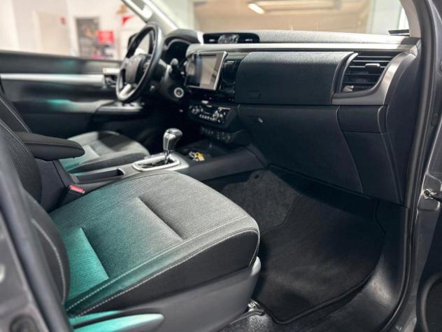 Toyota Hilux 2.4 D-4D 4WD DC COMFORT NAVI CAMERA AUT. - Foto 7