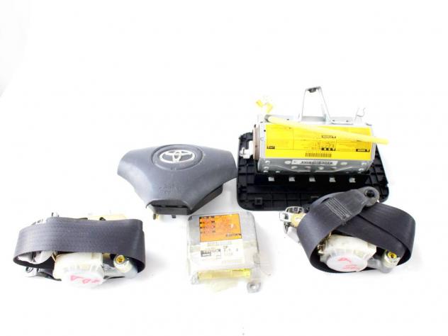 89170-13040 KIT AIRBAG TOYOTA COROLLA VERSO 1.6 B 81KW 5M 5P (2002) RICAMBIO USATO CON CENTRALINA AIRBAG, PRETENSIONATORI CINTURE DI SICUREZZA, AIRBAG