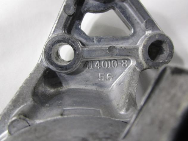 06A903315E SUPPORTO PULEGGIA TENDICINGHIA MOTORE VOLKSWAGEN GOLF 5 1.6 B 75KW 5M 5P (2008) RICAMBIO USATO - Foto 2