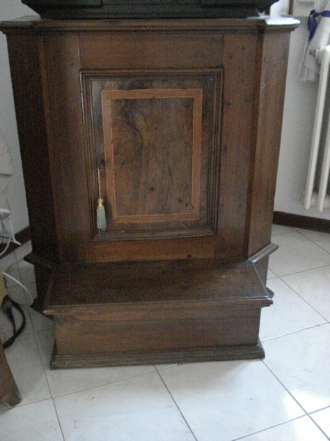 INGINOCCHIATOIO ANTICO TENUTO MOLTO BENE E ANCHE MOLTO CAPIENTE. - Foto 3
