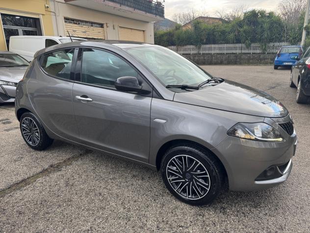 Lancia Ypsilon 1.0 FireFly 5 porte S&S Hybrid Silver Plus - Foto 4