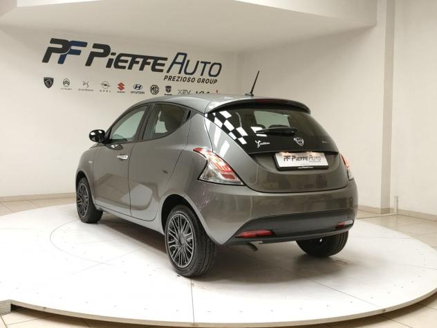 Lancia Ypsilon Ypsilon 1.0 FireFly 5 porte S&S Hybrid Silver - Foto 3