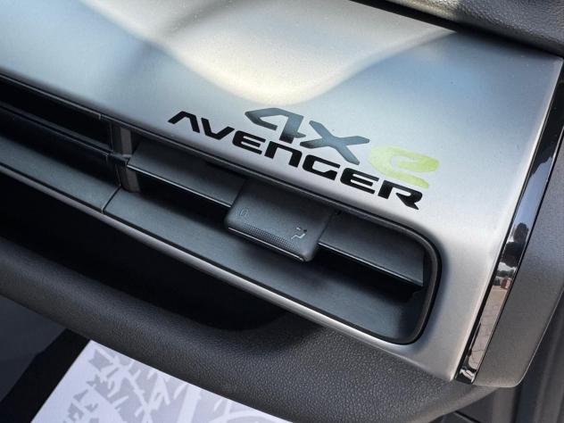 Jeep Avenger 4xe Hybrid 1.2 MHEV 4xe Upland - Foto 9