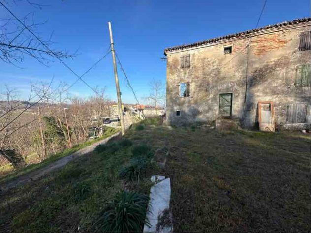 CASALE CON 1600 MQ DI TERRENO - Foto 4