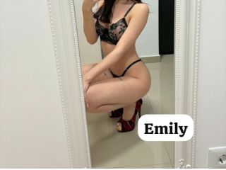 Emily sensualità ITALIANA in un massaggio tantra