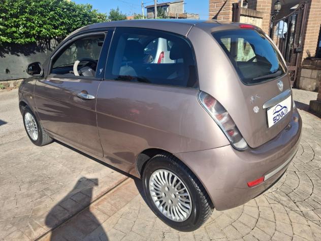 Lancia Ypsilon 1.2 Argento neopatentati - Foto 4