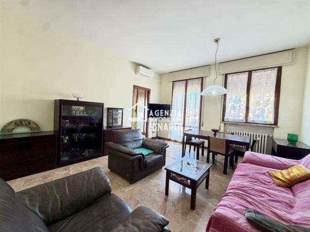 FAENZA – CENTRO STORICO | AMPIO APPARTAMENTO CON 3 CAMERE, ASCENSORE, BALCONE E GARAGE - Foto 6