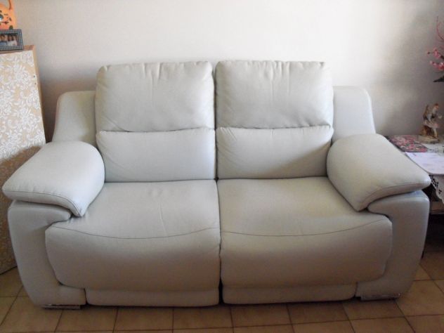 Divano due posti in similpelle con N. 2 recliner manuali. - Foto 3